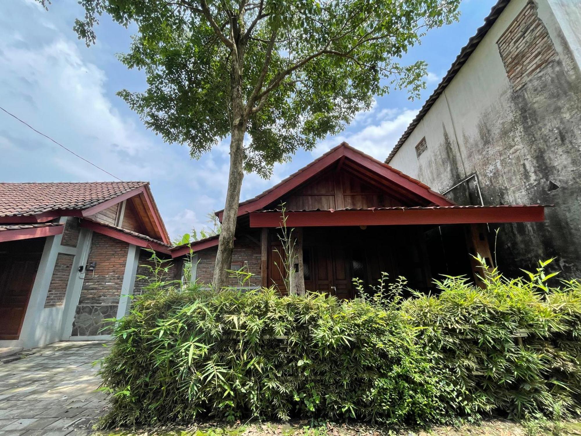 Saka Homestay Boutique & Cafe Magelang Ngoại thất bức ảnh