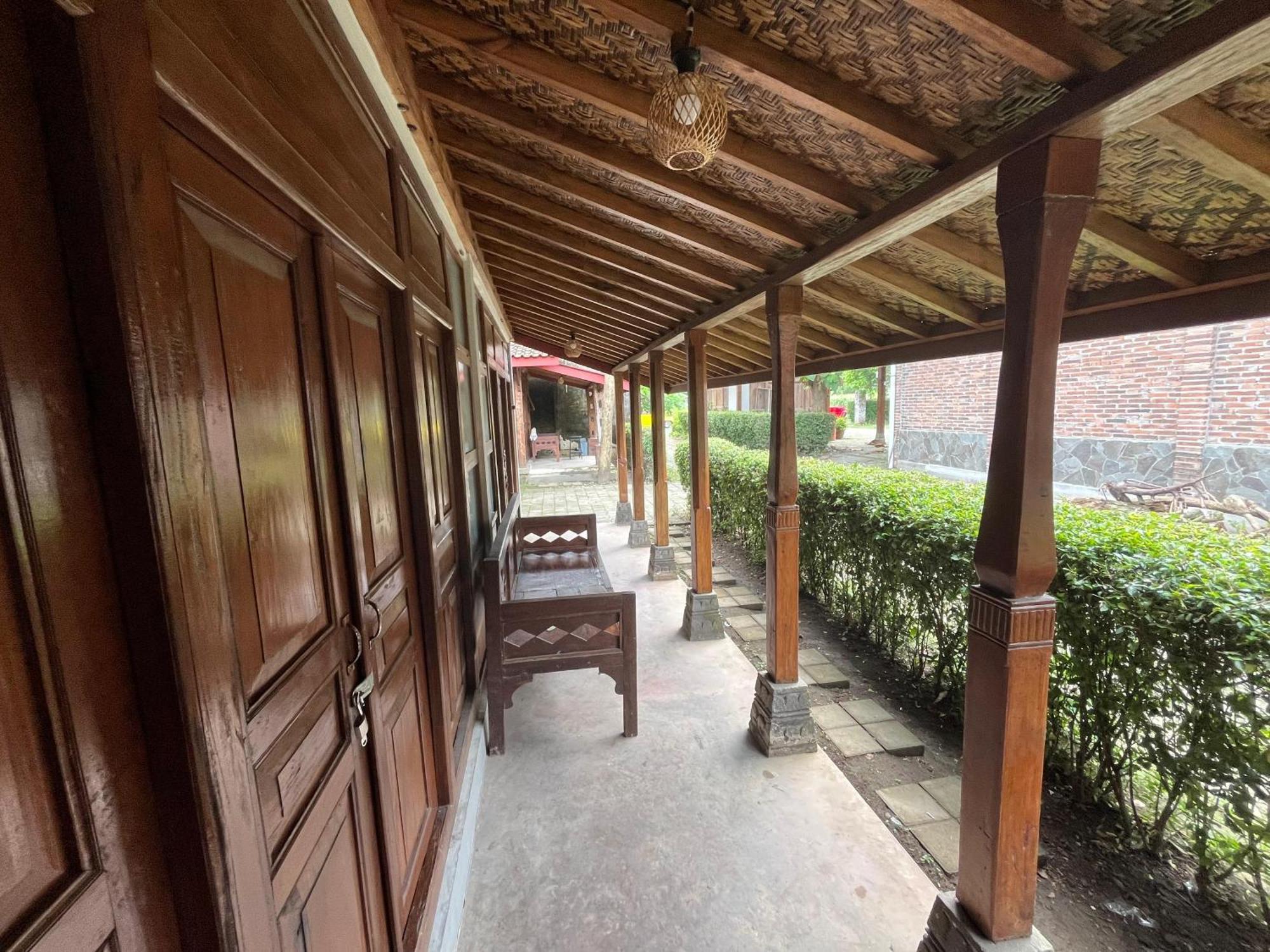 Saka Homestay Boutique & Cafe Magelang Ngoại thất bức ảnh