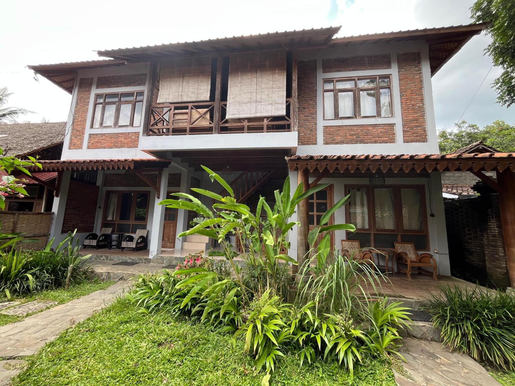 Saka Homestay Boutique & Cafe Magelang Ngoại thất bức ảnh